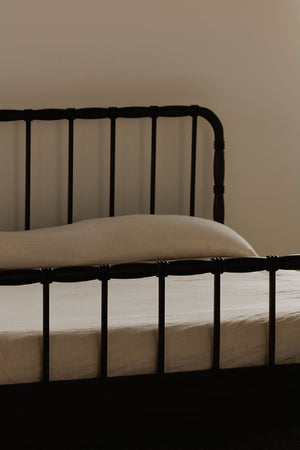 Acacia Wood Bed | Novi Living Vivian | Oroa.com
