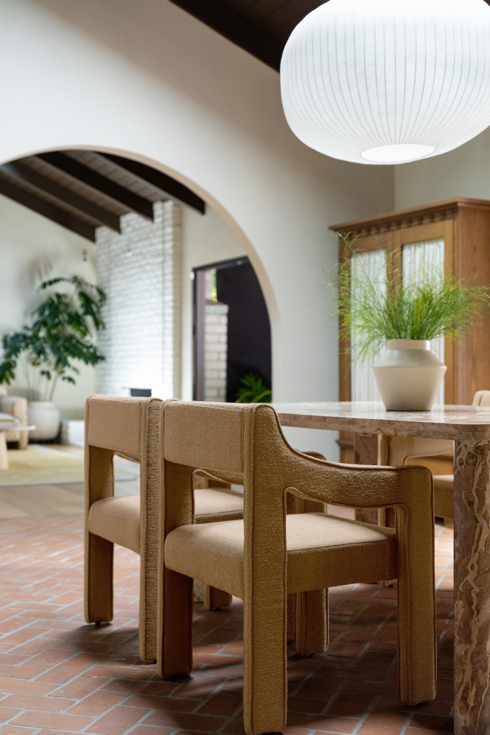 Upholstered Sloped-Arm Dining Chair | Novi Living Elise | Oroa.com