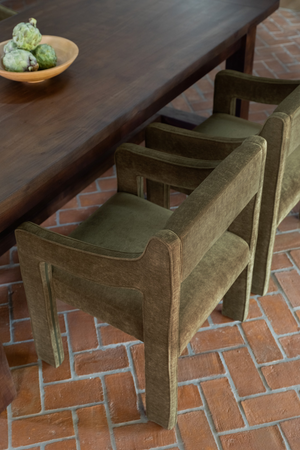 Upholstered Sloped-Arm Dining Chair | Novi Living Elise | Oroa.com