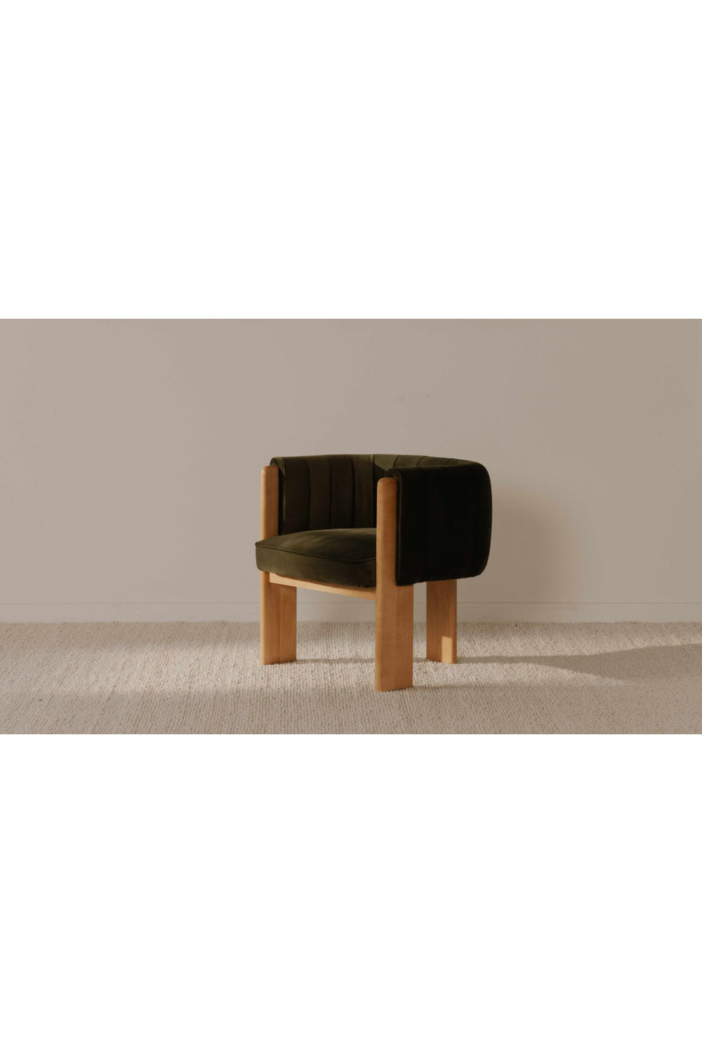   Green Curved Accent Chair | Oroa.com