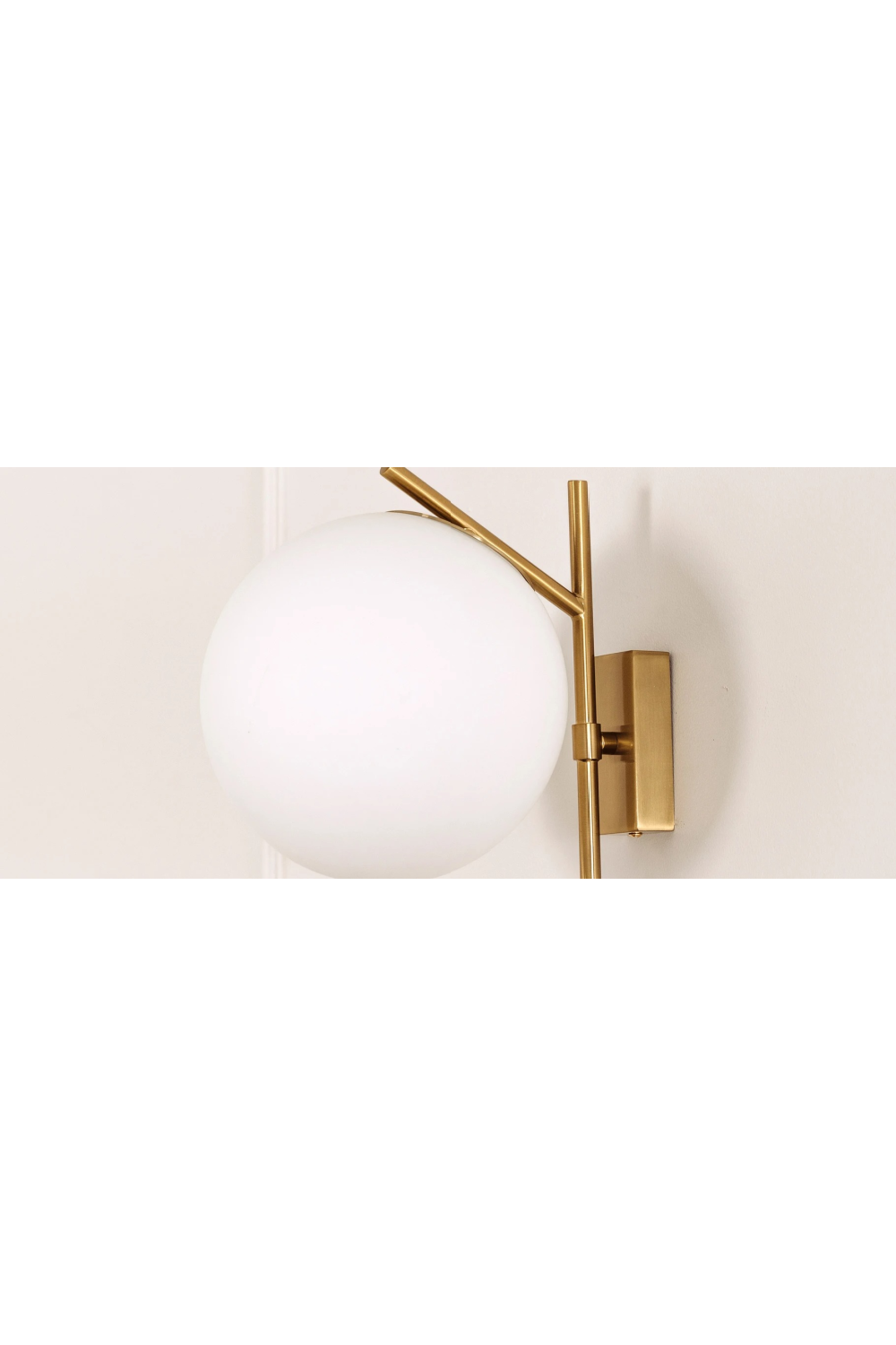 White Sphere Wall Lamp | NV Gallery Opale | Oroa.com