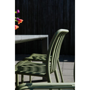   Molded Outdoor Stackable Chairs (4) | Oroa.com