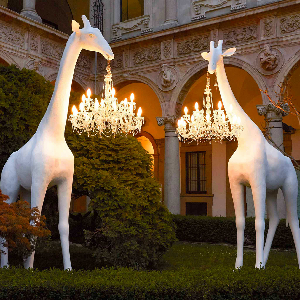 Outdoor Giraffe Statue Chandelier | Qeeboo Giraffe in Love | OROA.com