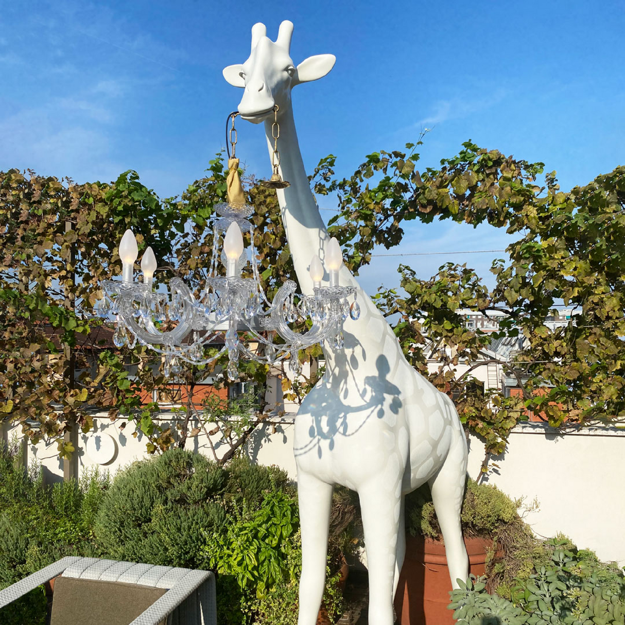 Outdoor Giraffe Statue Chandelier | Qeeboo Giraffe in Love | OROA.com
