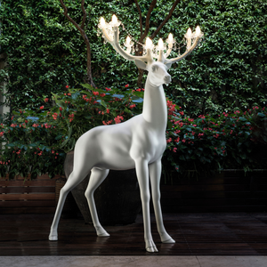 Deer Sculpture Indoor/Outdoor Lamp | Qeeboo Sherwood | OROA.com