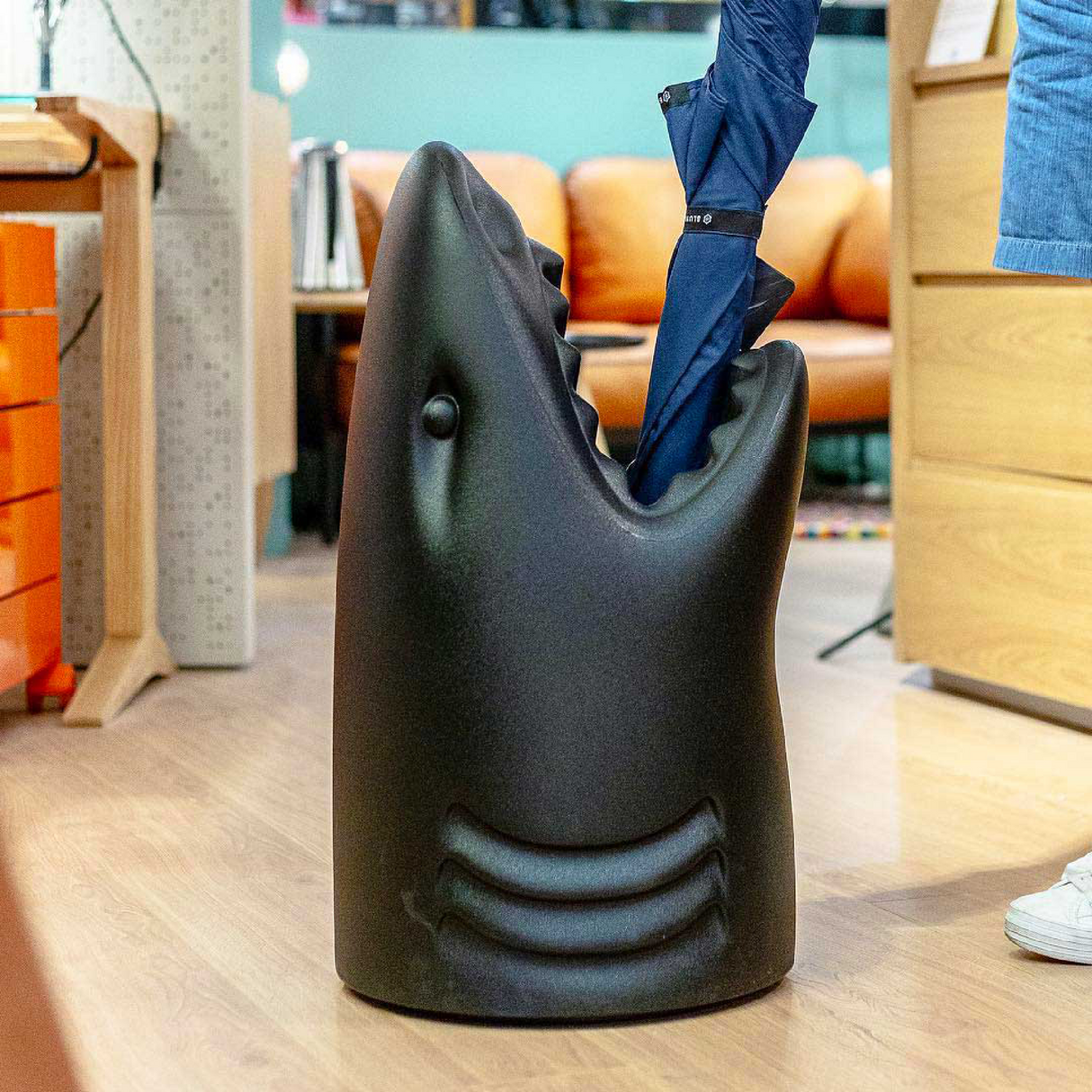 Shark-Shaped Multipurpose Holder | Qeeboo Killer | OROA.com