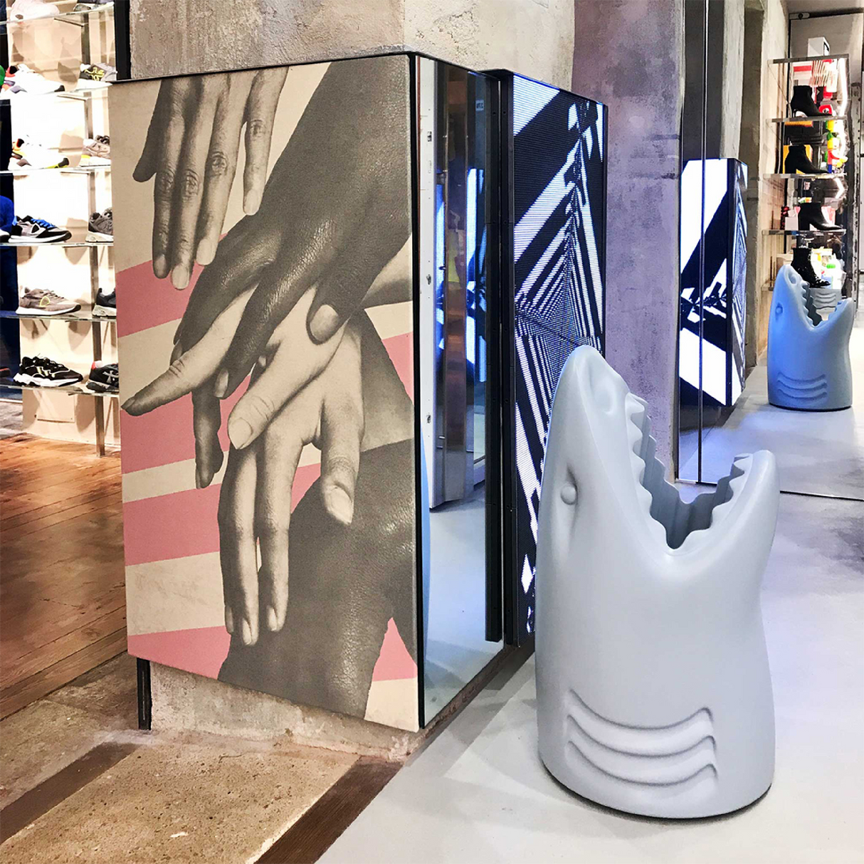 Shark-Shaped Multipurpose Holder | Qeeboo Killer | OROA.com