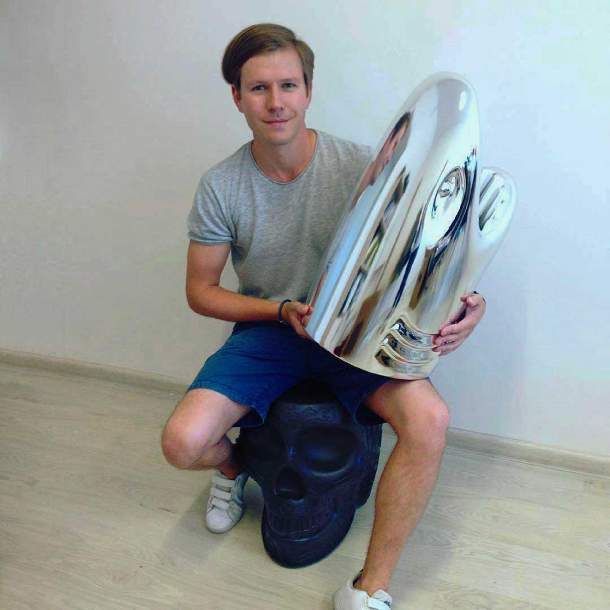 Shark-Shaped Multipurpose Holder | Qeeboo Killer | OROA.com