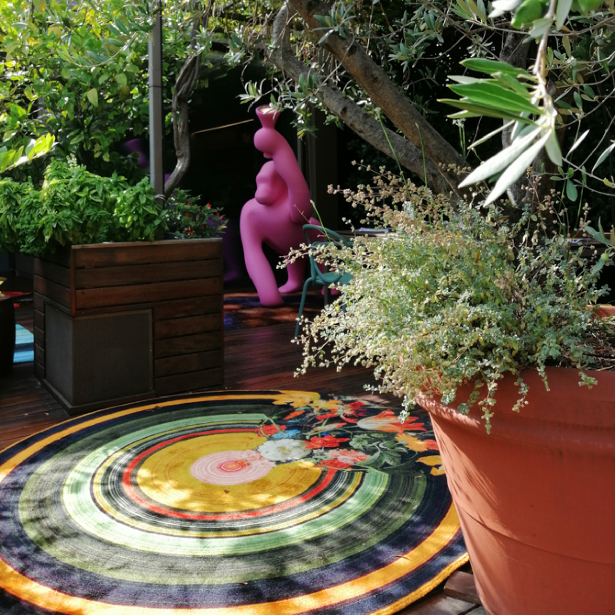 Multicolored Flowers Round Rug | Qeeboo Glitch | OROA.com