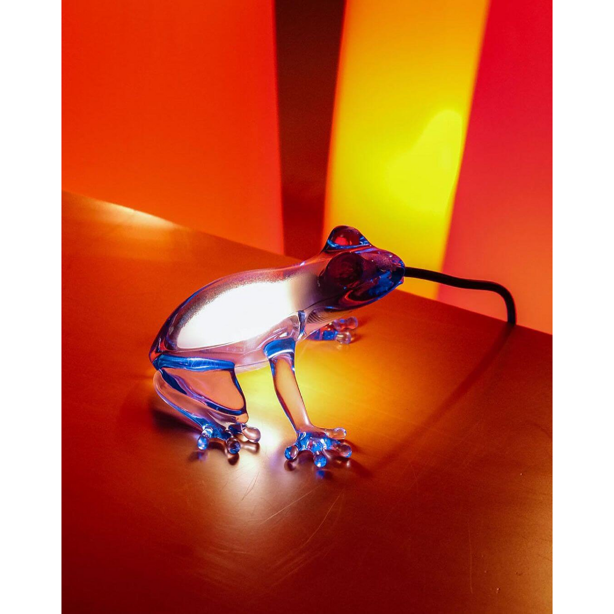Sculptured Table/Wall Lamp | Qeeboo Hungry Frog | OROA.com