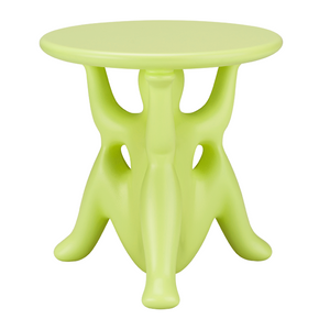 Molded Sculptural Side Table | Qeeboo Helpyourself | OROA.com