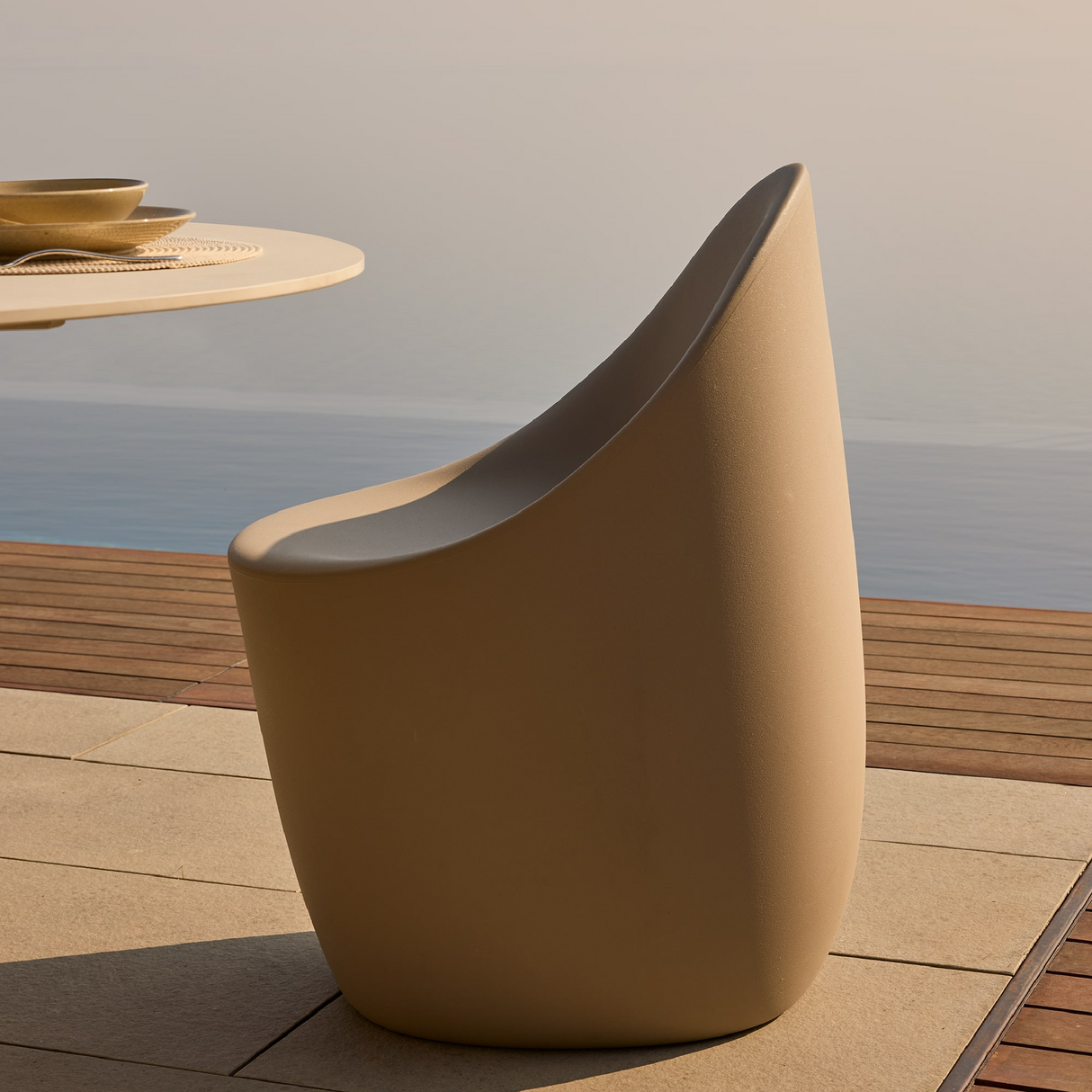 Modern Minimalist Chair | Qeeboo Cobble | OROA.com
