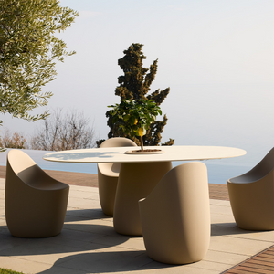 Indoor/Outdoor Bucket Dining Table | Qeeboo Cobble | OROA.com