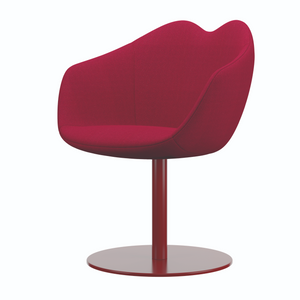 Lips-Shaped Swivel Chair | Qeeboo Xoxo | OROA.com