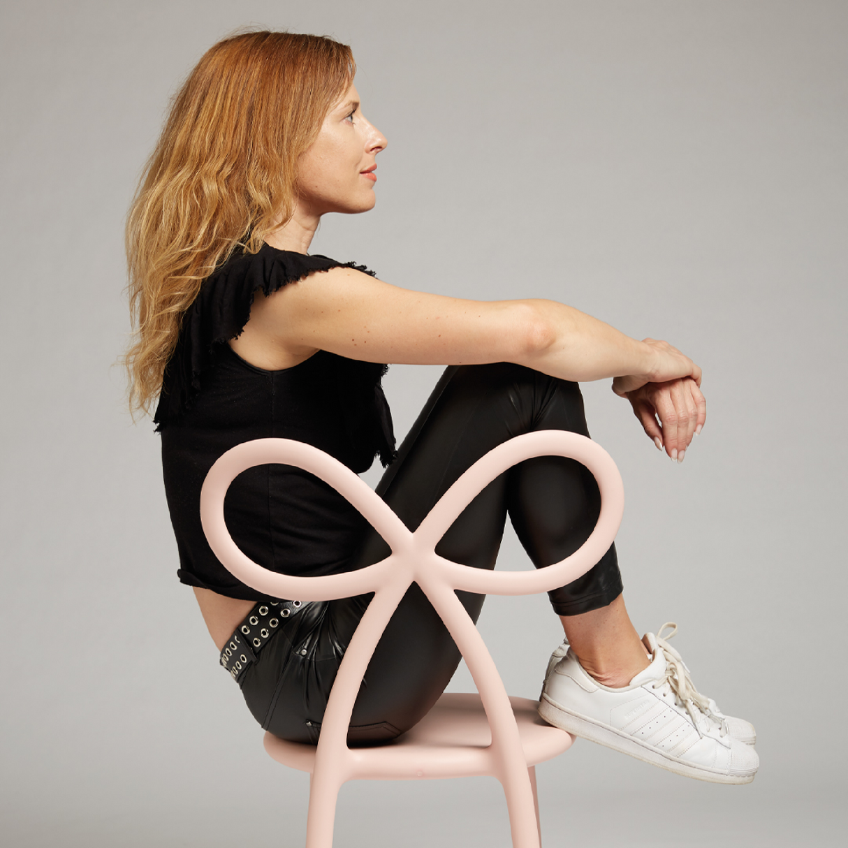 Bow Design Dining Chair | Qeeboo Ribbon | OROA.com