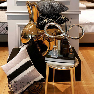 Bow Design Dining Chair | Qeeboo Ribbon | OROA.com