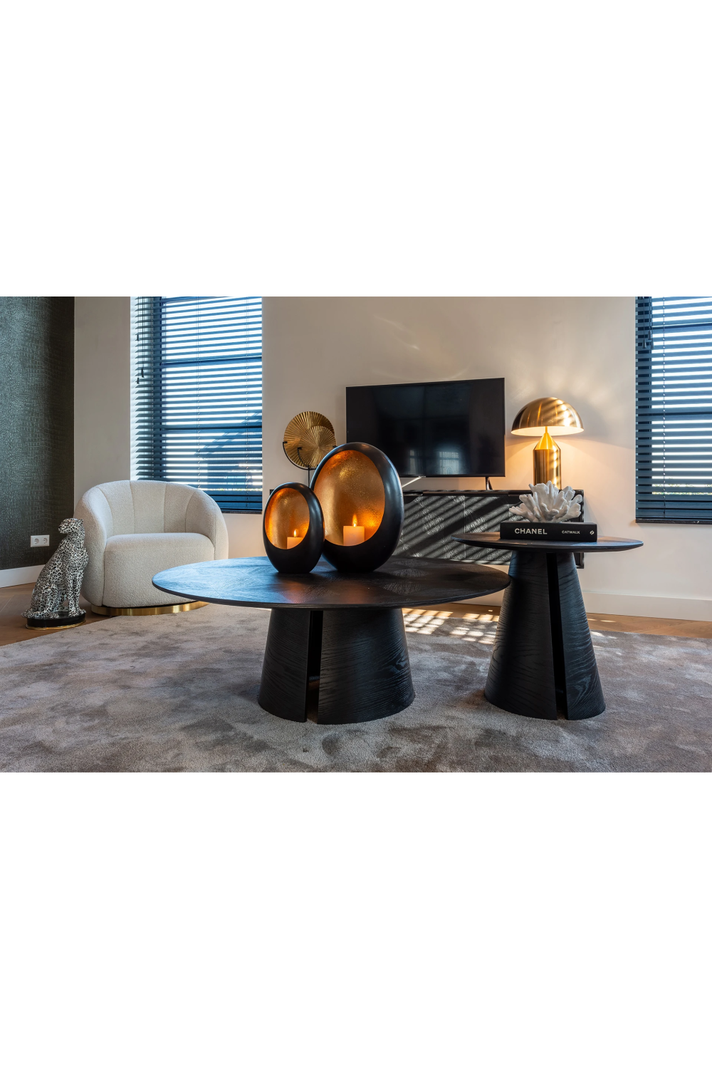 Black Oak Pedestal End Table | OROA Blax | Oroa.com