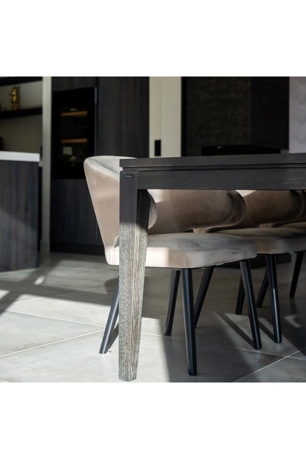 Modern Velvet Dining Chair | OROA Indigo | Oroa.com