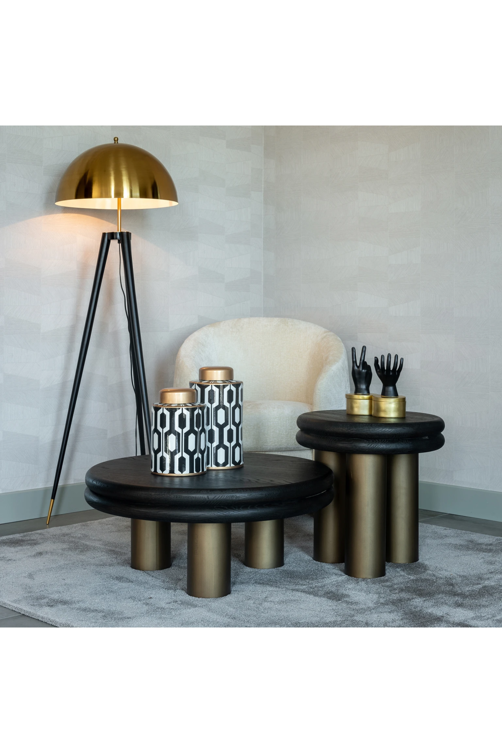 Metal Tripod Coffee Table | OROA Macaron | Oroa.com