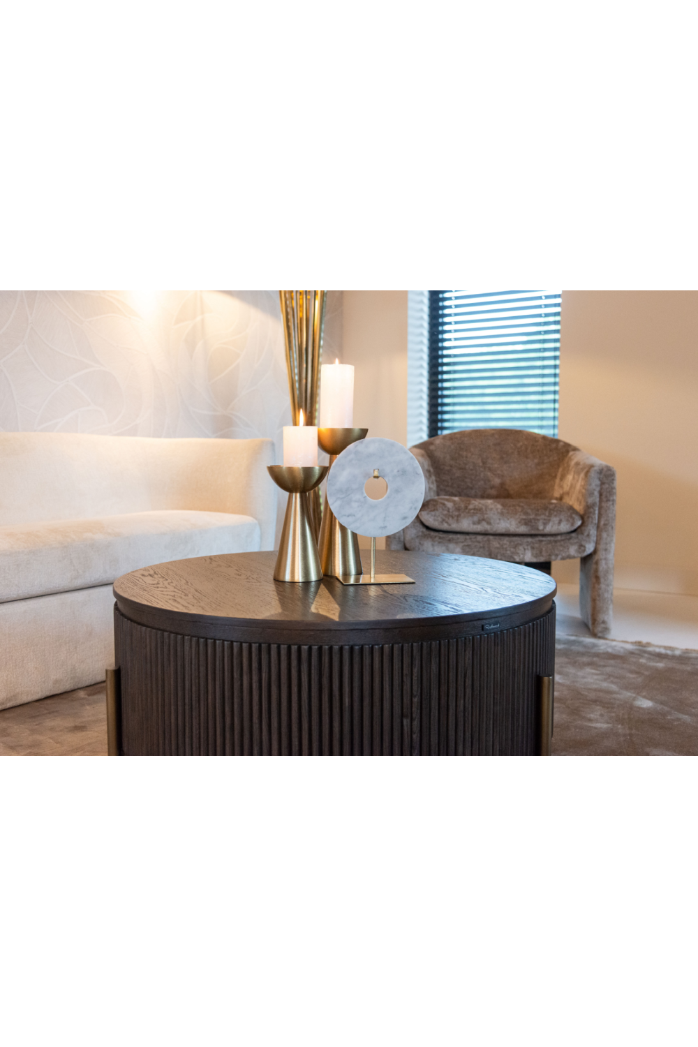 Contemporary Classic Coffee Table | OROA Luxor | Oroa.com