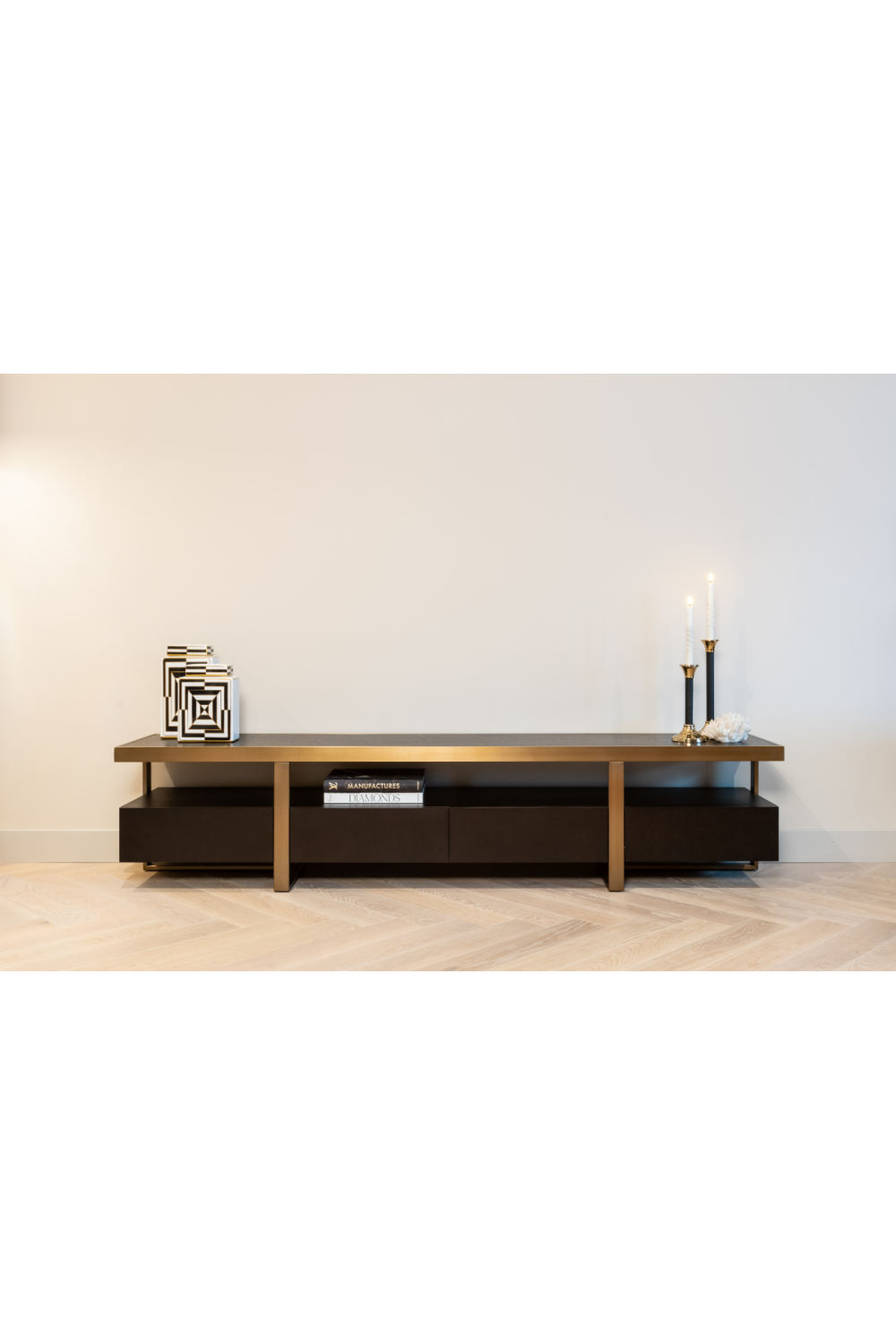 Black Oak Veneer TV Cabinet | Richmond Interiors Diddley | Oroa.com