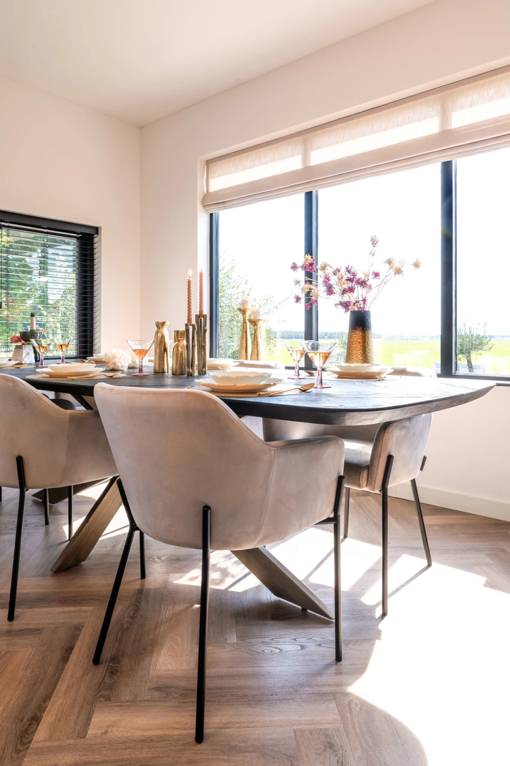 Upholstered Dining Armchair | OROA Fay | Oroa.com