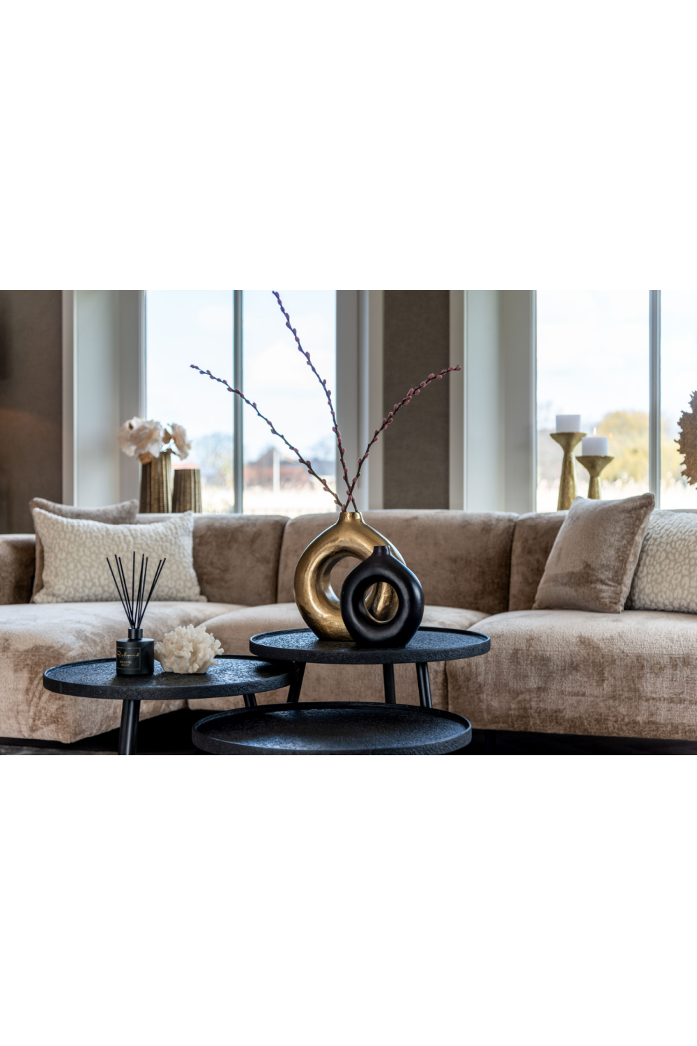 Round Tripod Coffee Table Set (3) | OROA Oxford | Oroa.com