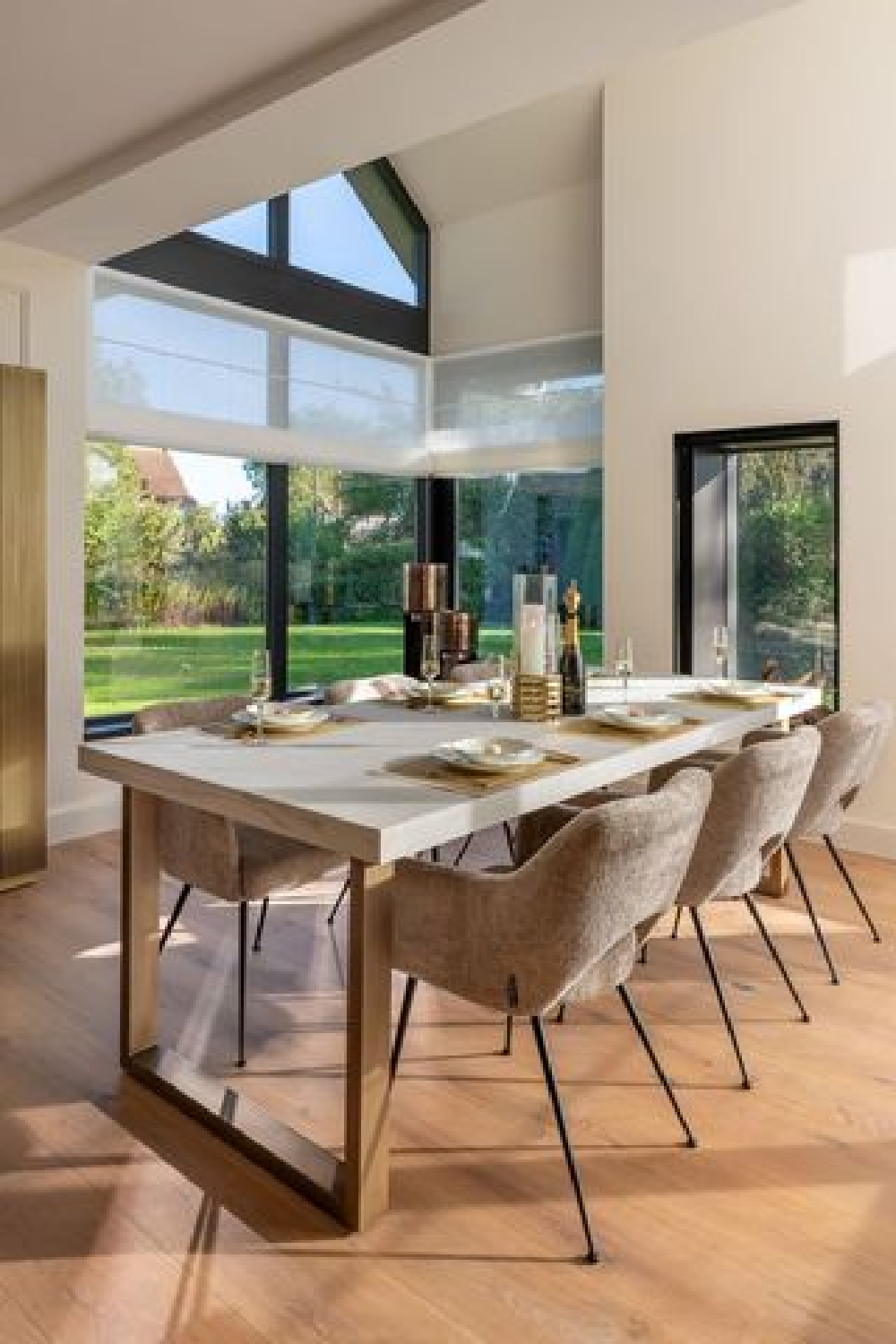 Cream Oak Dining Table | Richmond Interiors Whitebone | Oroa.com
