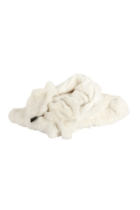 White Furry Blanket | Richmond Interiors Nassim | Oroa.com
