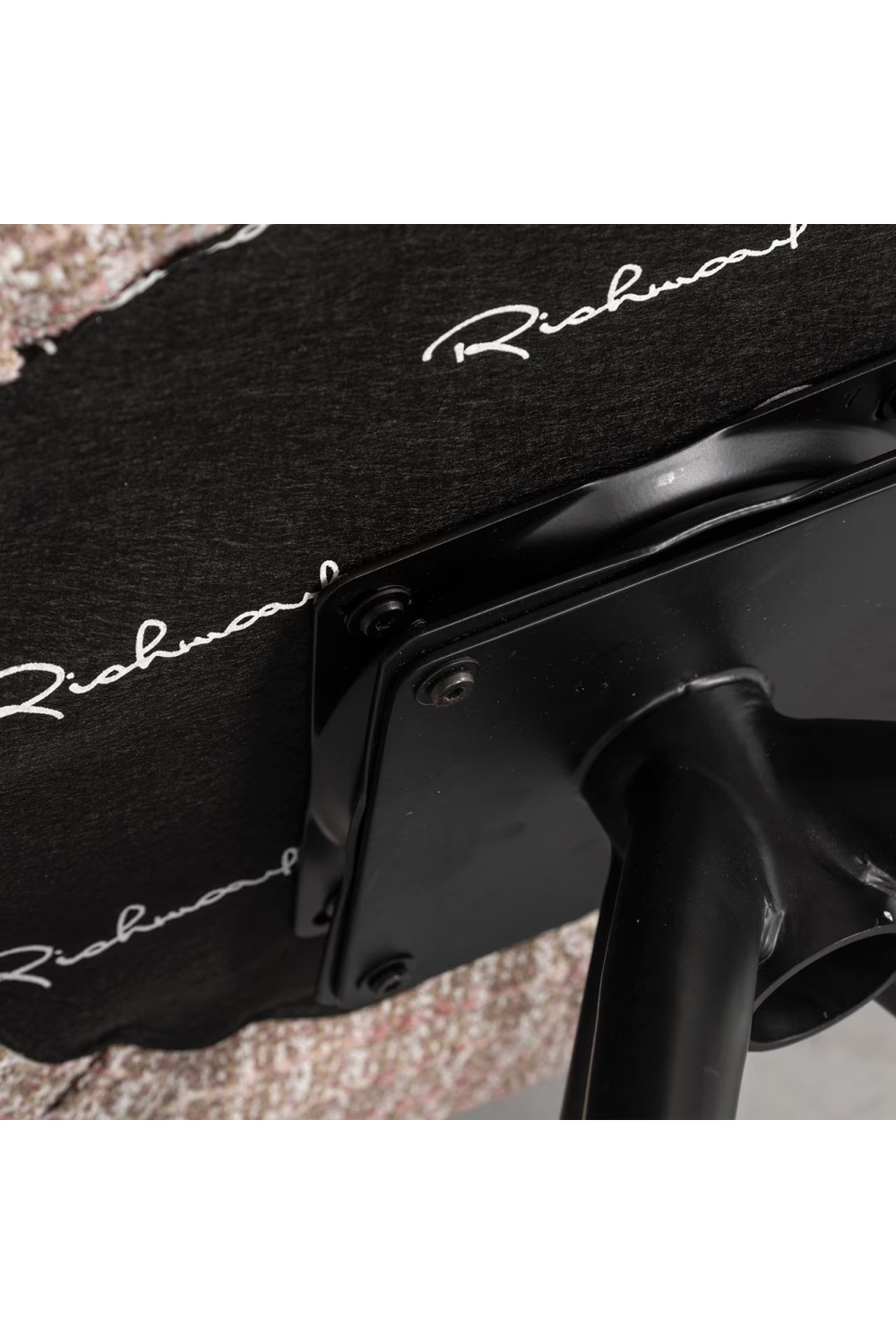 Quadrupod Swivel Chair | Richmond Interiors Kayla | Oroa.com