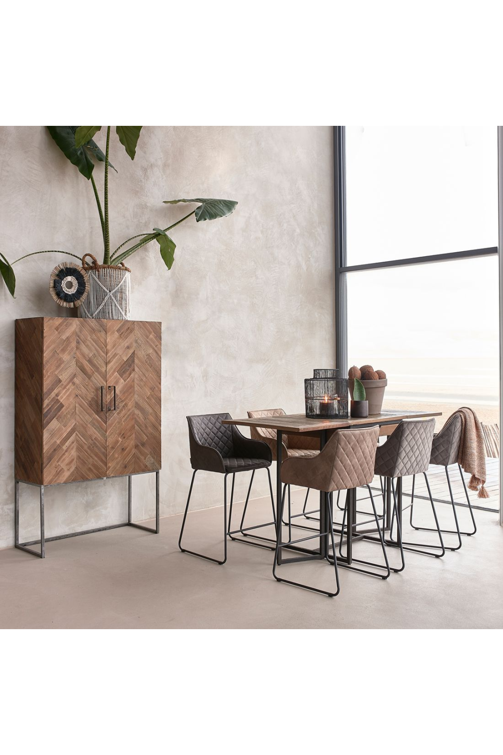 Quilted Leather Counter Stool | Rivièra Maison Frisco Drive | Oroa.com