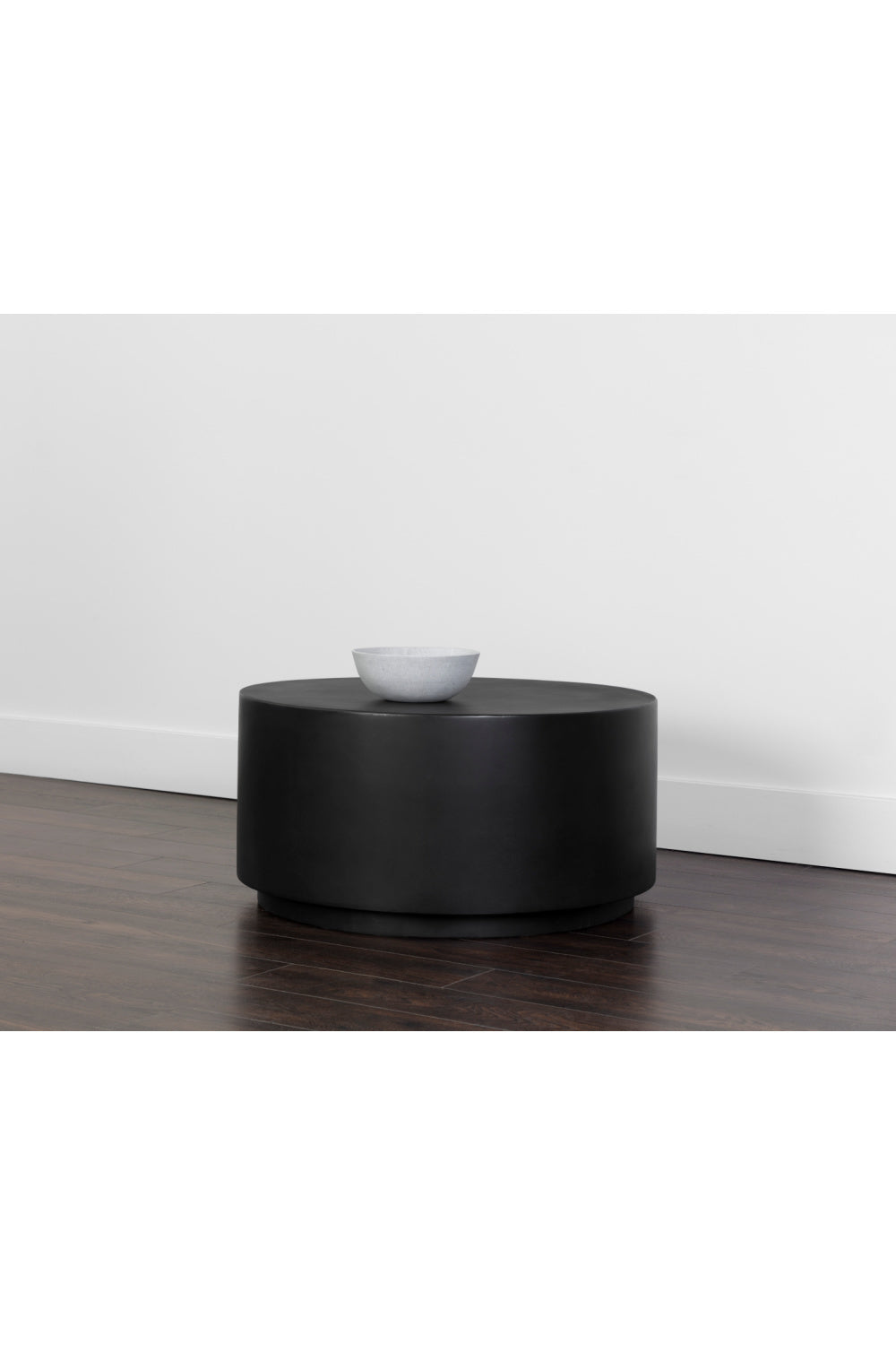 Black Cylindrical Indoor/Outdoor Coffee Table | Splendido Rubin | Oroa.com