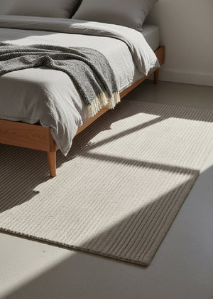 Hand-woven Wool Area Rug | Splendido Deva | Oroa.com