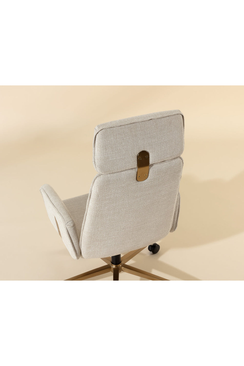 Modern European furniture - Curved Upholstered Office Chair - www.oroa.com