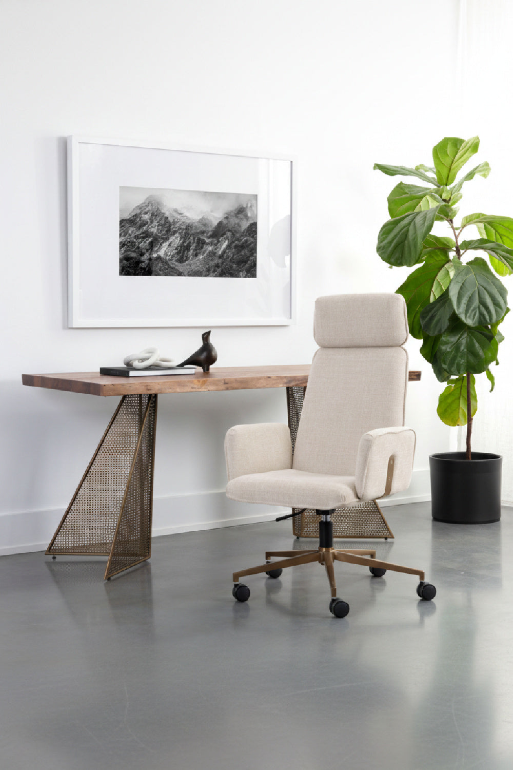 Modern European furniture - Curved Upholstered Office Chair - www.oroa.com