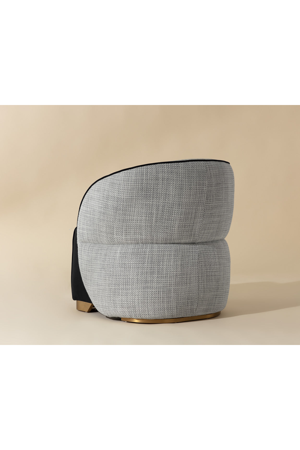 Modern European furniture - White Back Curved Lounge Chair - www.oroa.com