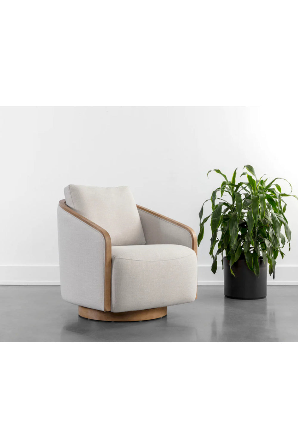 Birch Wood Frame Swivel Chair | Splendido Tasia | Oroa.com