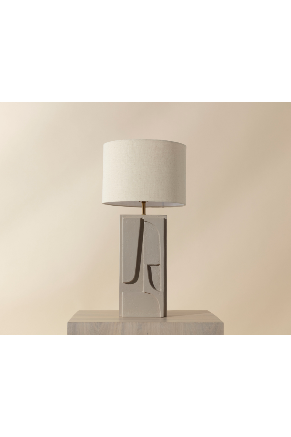 Modern European furniture - Carved Base Table Lamp - www.oroa.com