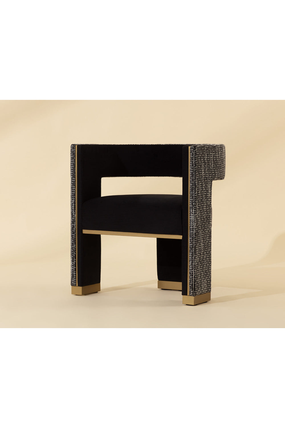   Modern European furniture - Curved 3-Legged Dining Chair - www.oroa.com | Oroa.com