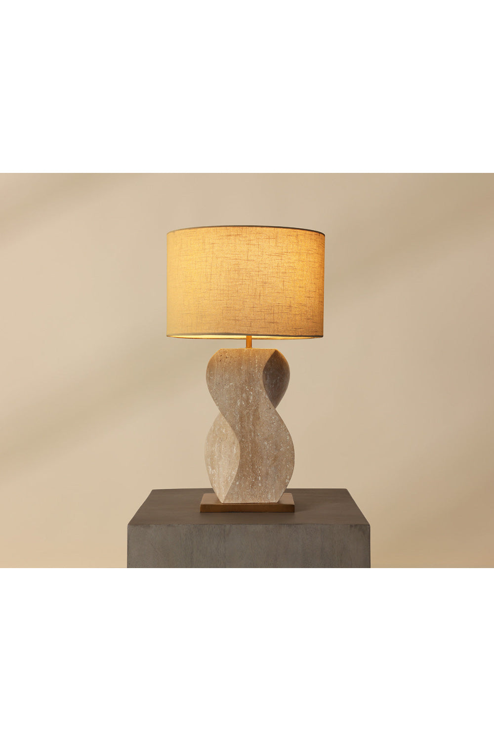 Wavy Travertine Base Table Lamp | Splendido Anusha | Oroa.com
