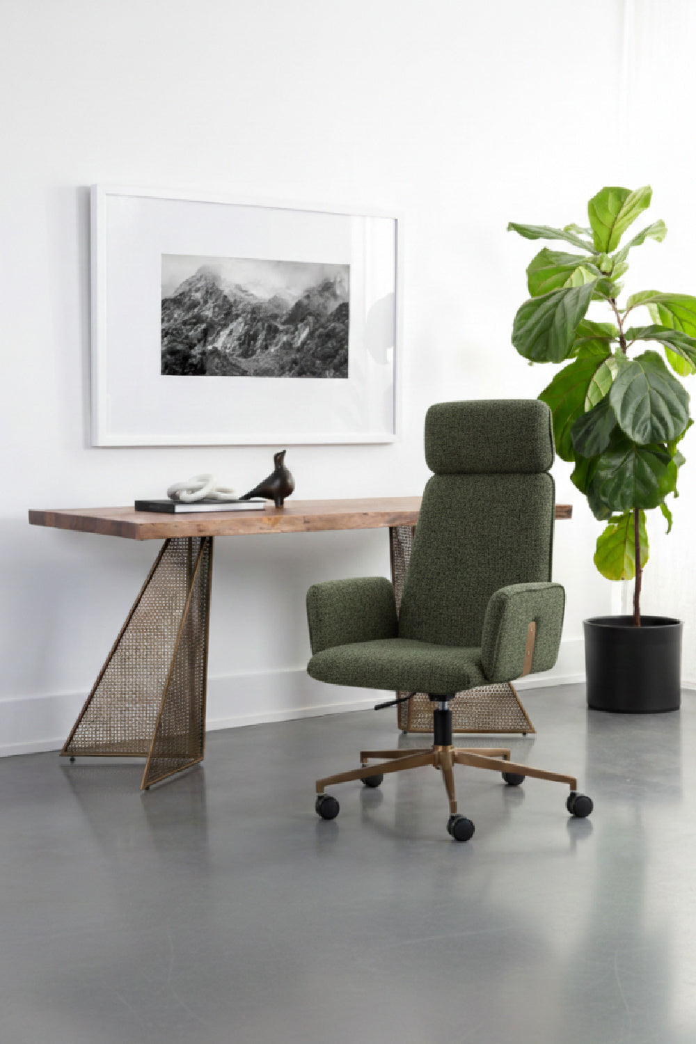 Modern European furniture - Curved Upholstered Office Chair - www.oroa.com