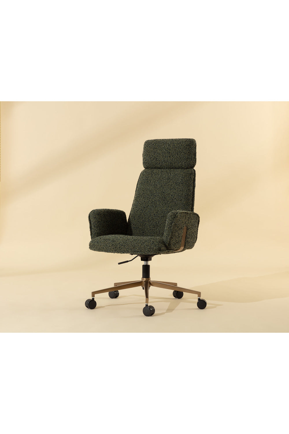 Modern European furniture - Curved Upholstered Office Chair - www.oroa.com