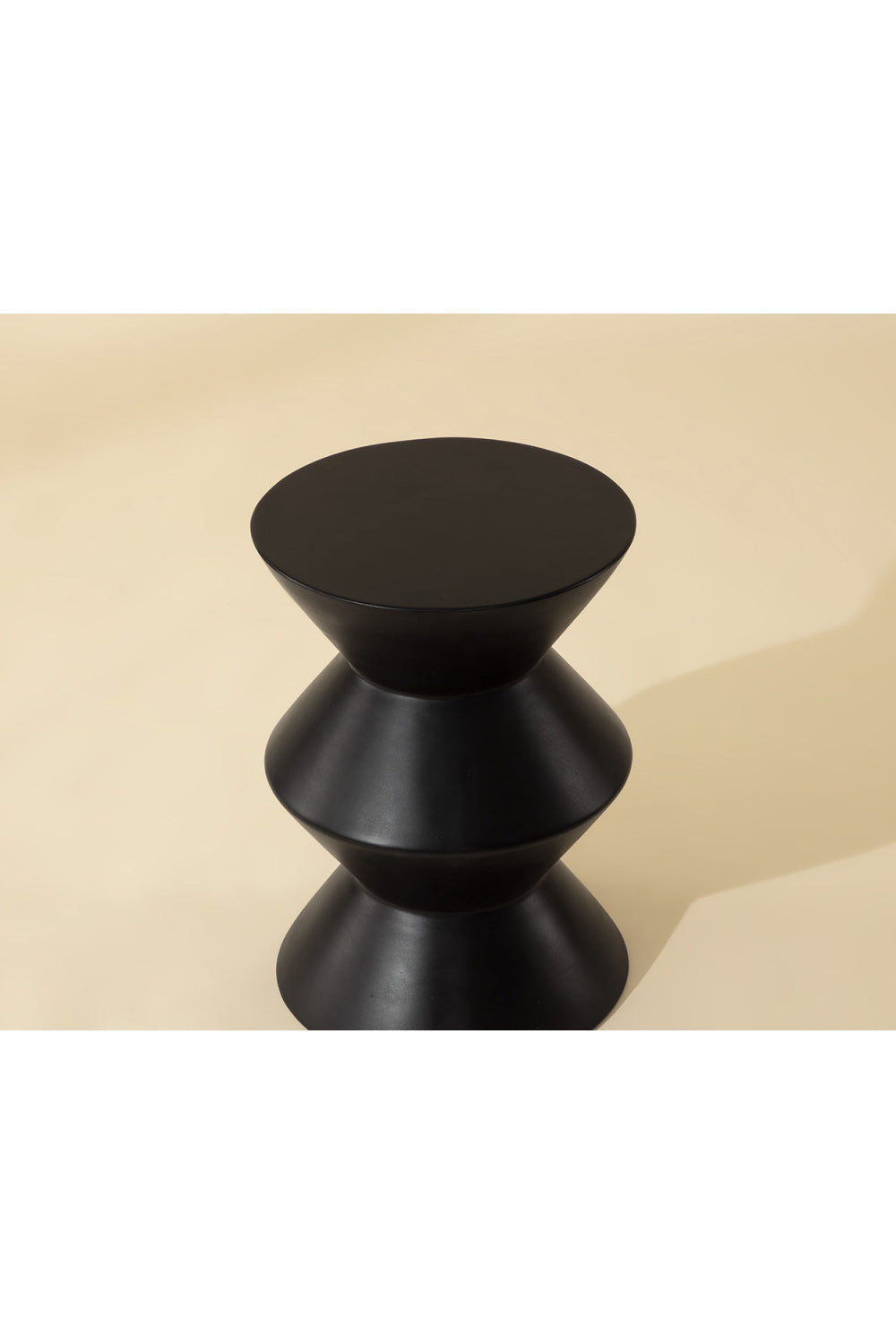 Layered Concrete Indoor/Outdoor End Table | Splendido Union | Oroa.com