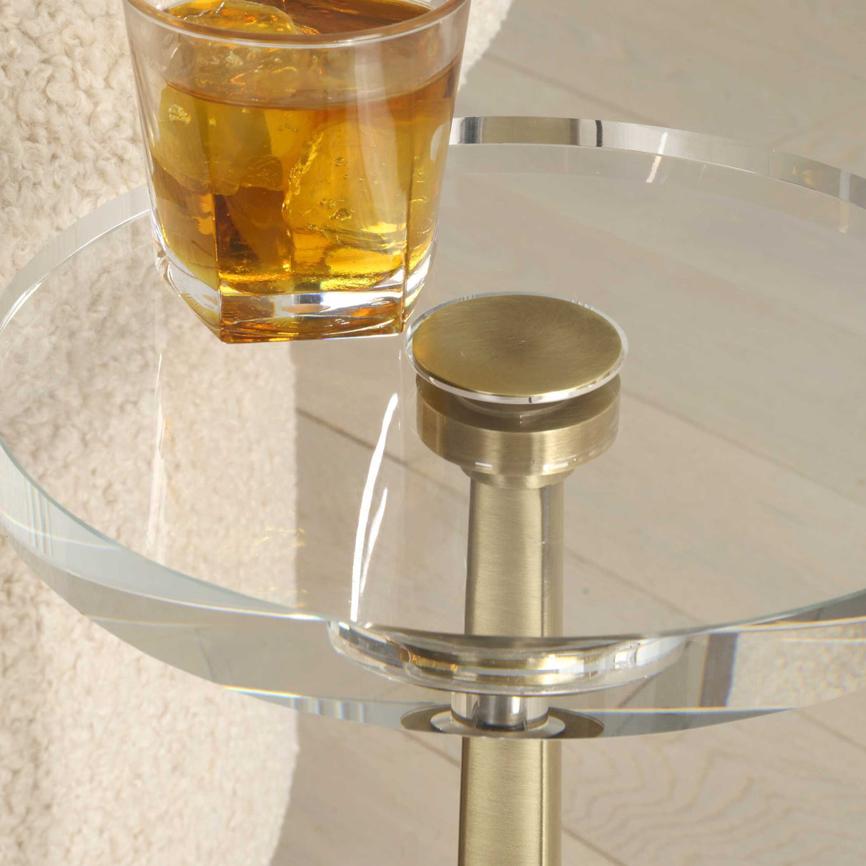   Round Crystal Drink Table | Oroa.com