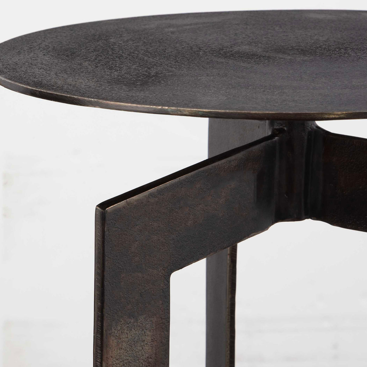   Cast Aluminum Accent Table | Oroa.com