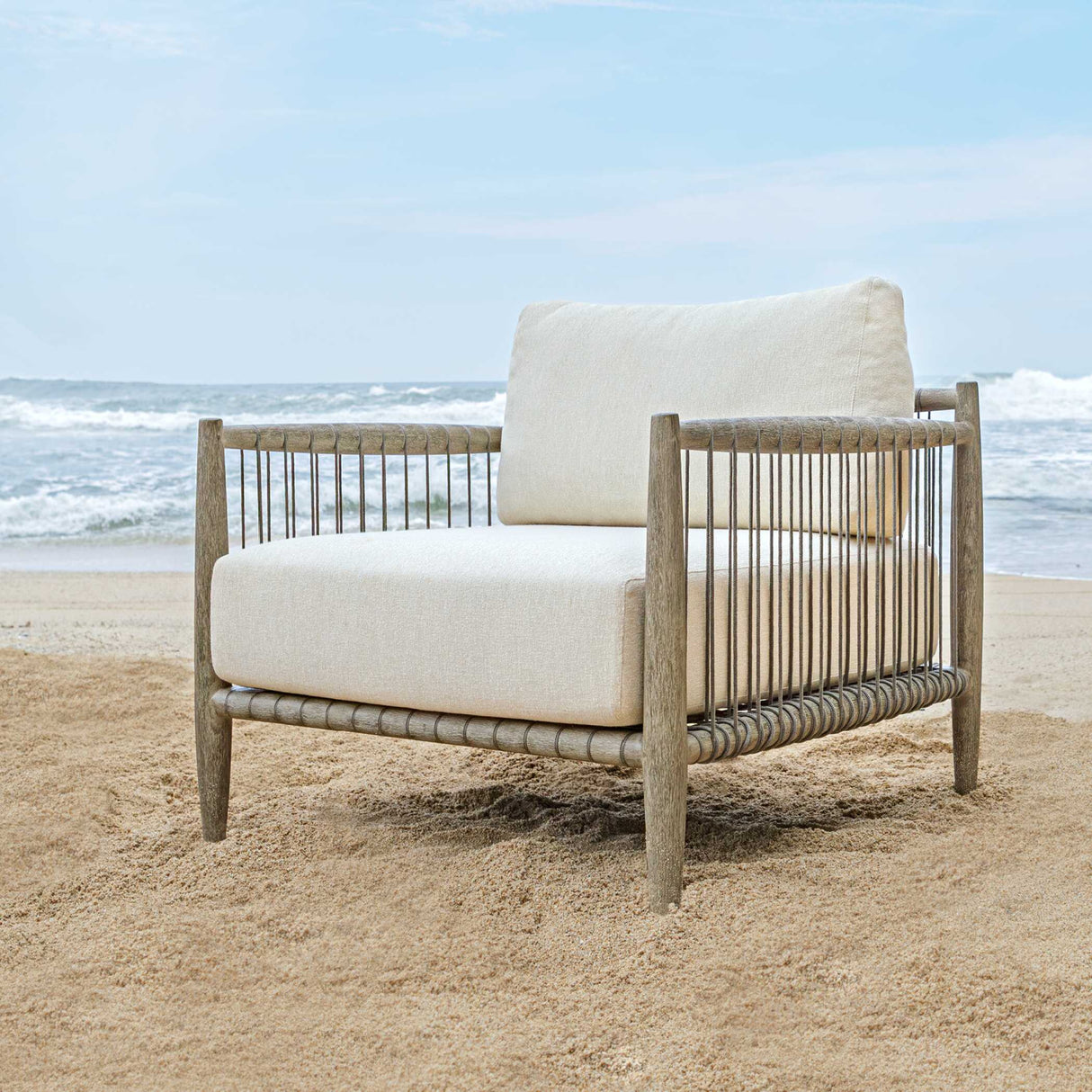   Gray Mahogany Outdoor Lounge Chair | Oroa.com