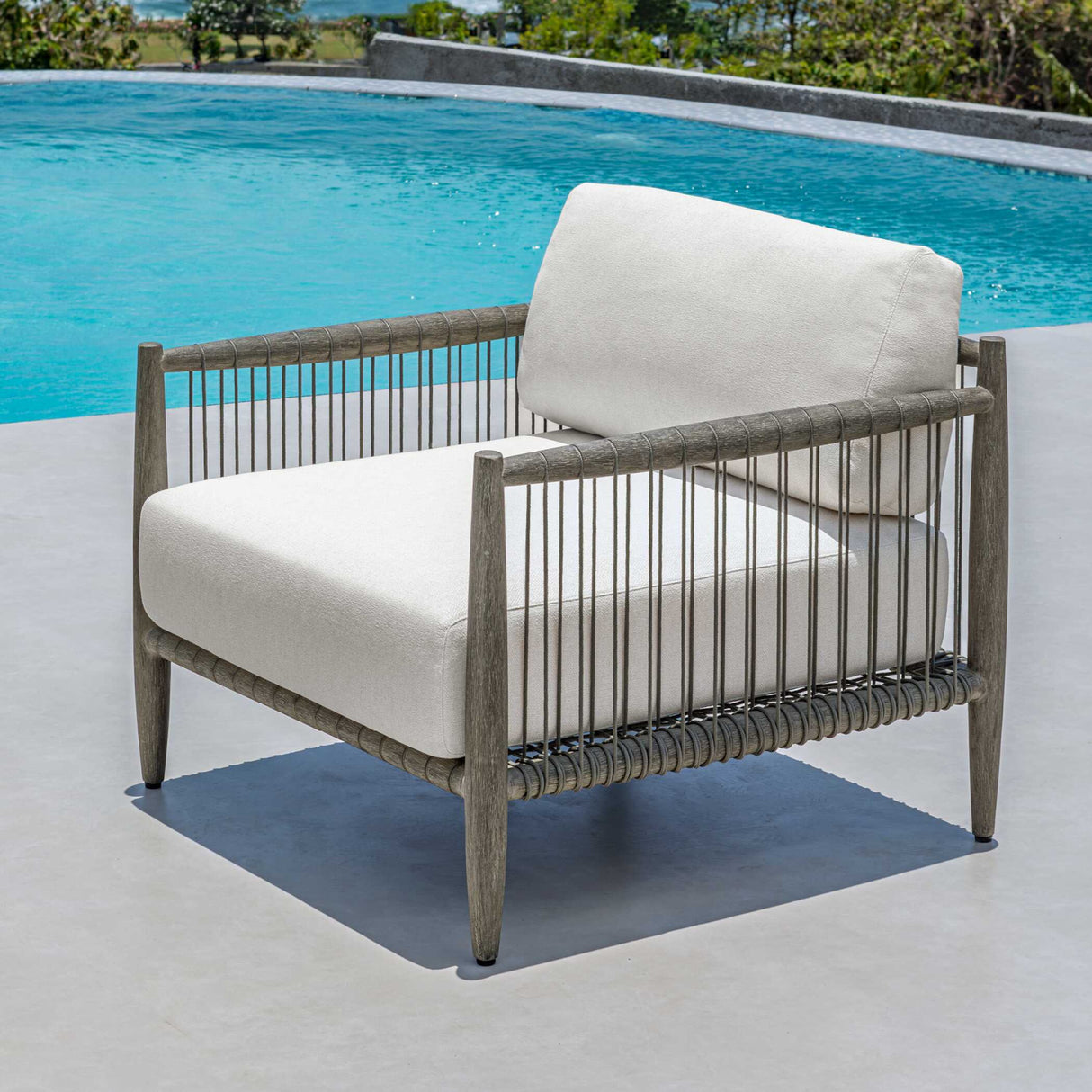   Gray Mahogany Outdoor Lounge Chair | Oroa.com