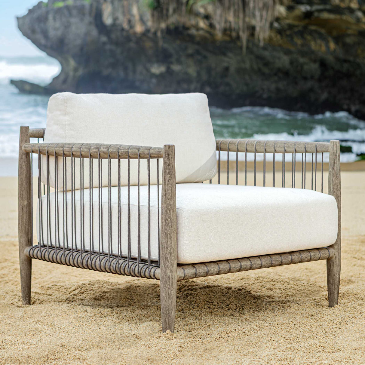   Gray Mahogany Outdoor Lounge Chair | Oroa.com