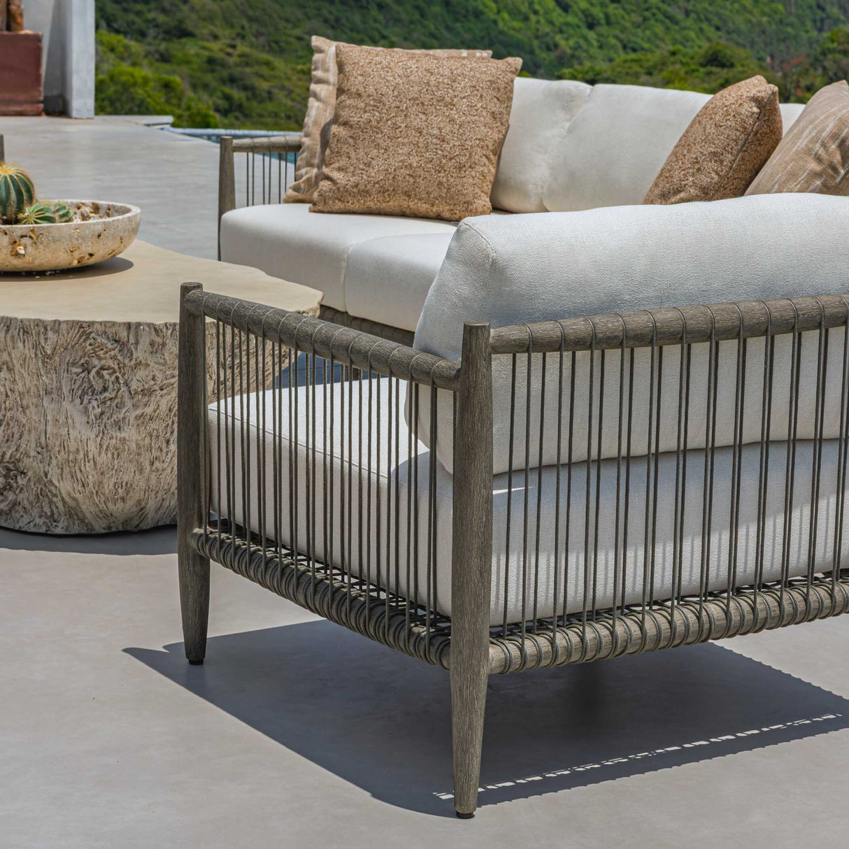   Gray Mahogany Outdoor Lounge Chair | Oroa.com