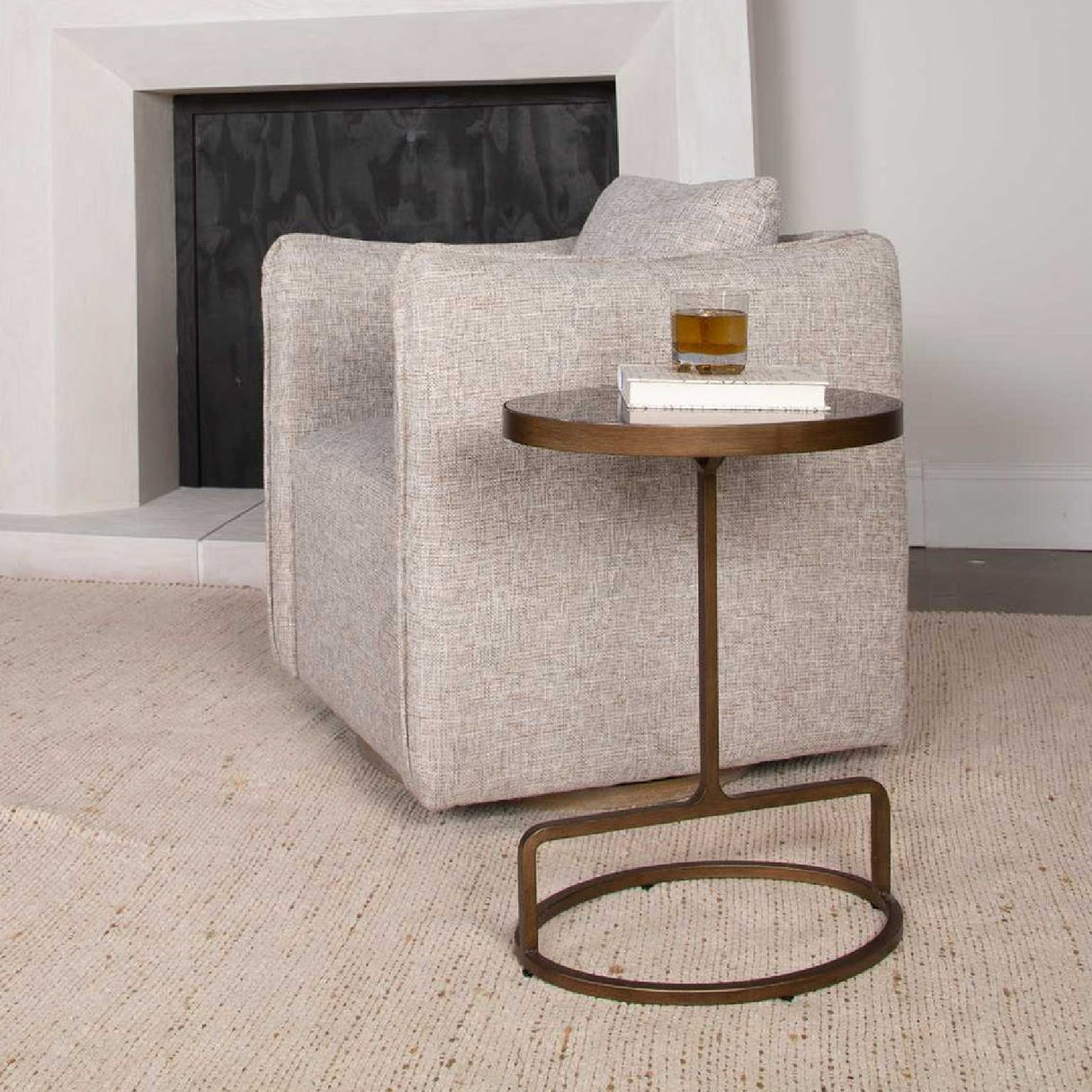   Iron Base Oval Accent Table | Oroa.com